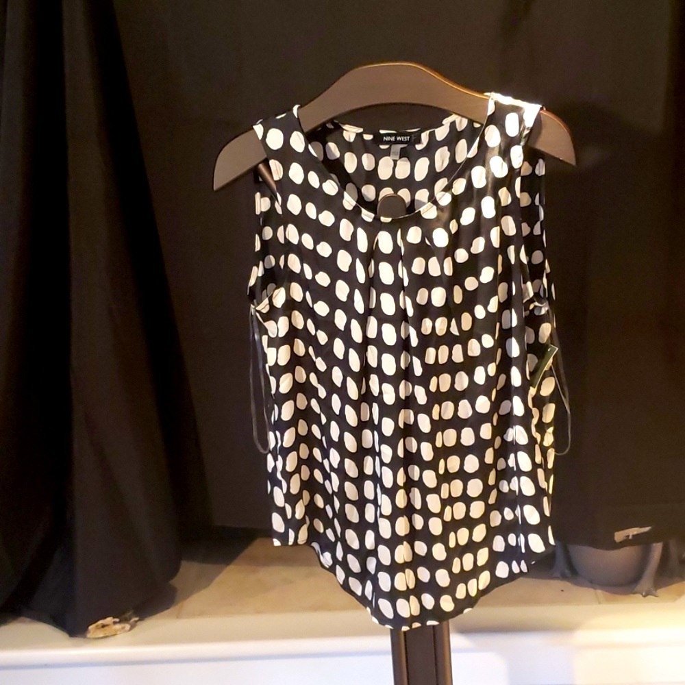 Nine West top